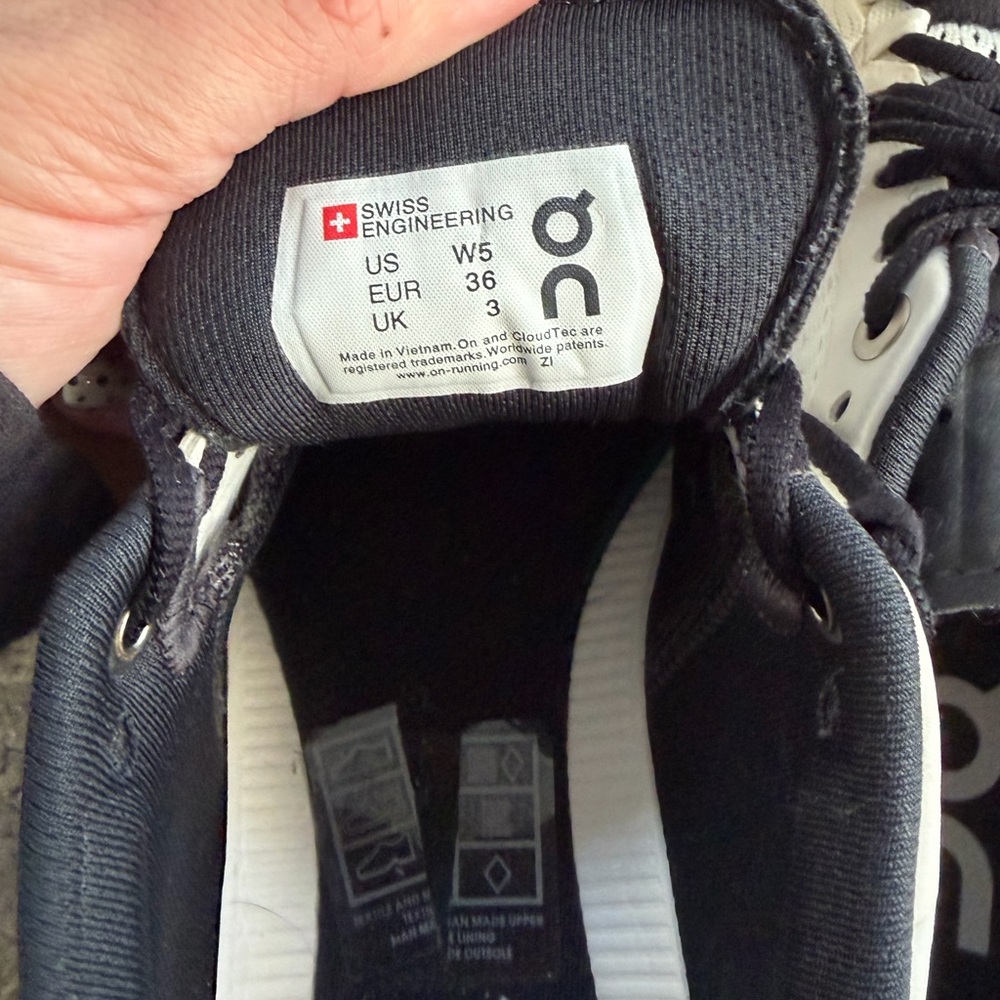 ON Cloud X White and Black Running Shoes - Picture 8 of 10